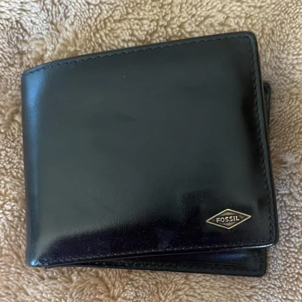 Fossil Men's Ryan Leather RFID-Blocking Bifold with Flip ID Wallet Black
